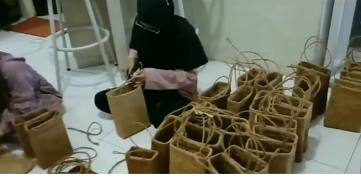 Women Empowerment - Making Coco Handbags